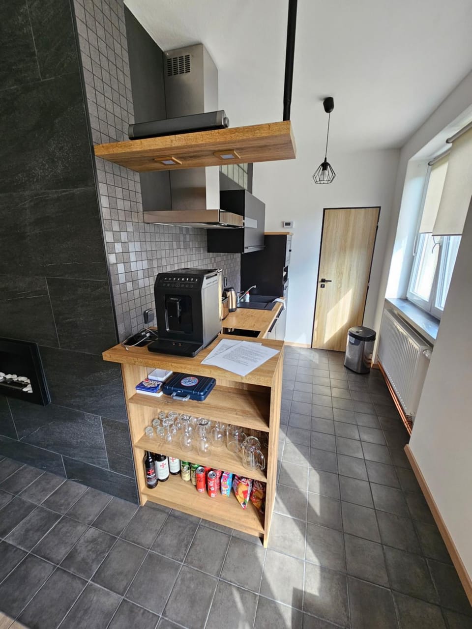 Kitchen or kitchenette, minibar, toaster