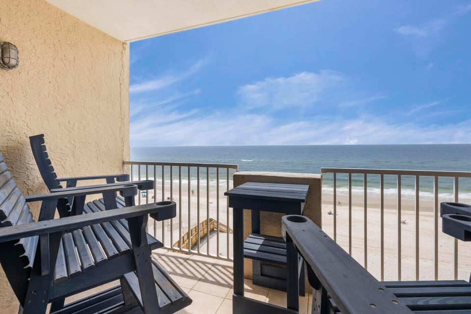Tropical Winds 502 House in West Beach