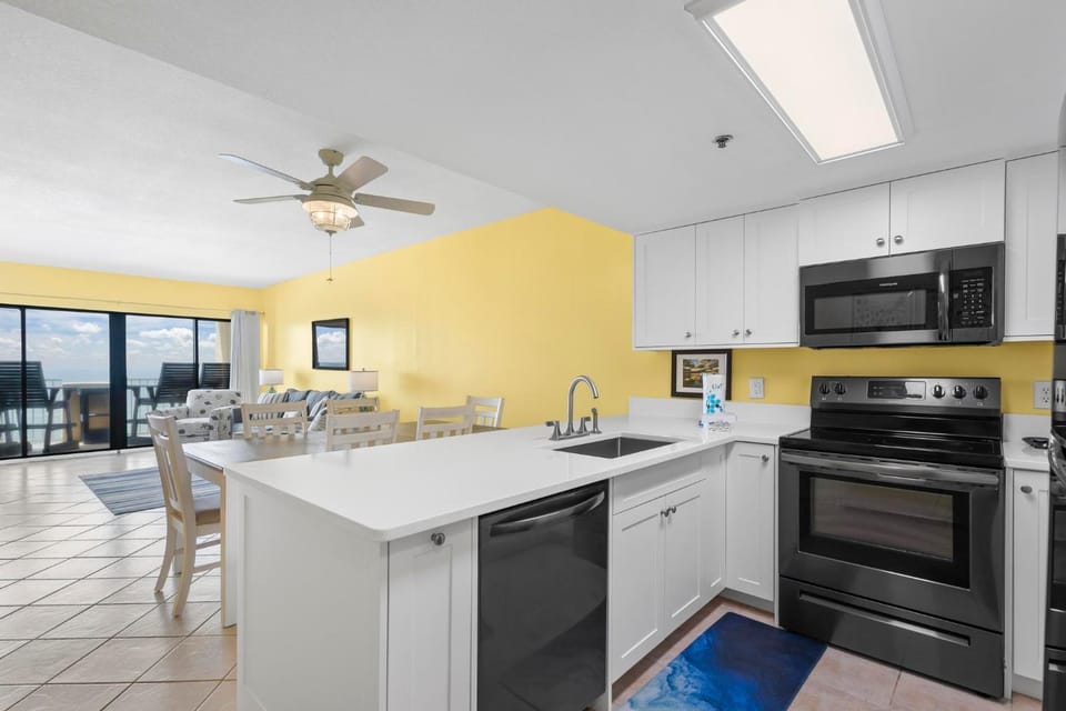 Tropical Winds 502 House in West Beach