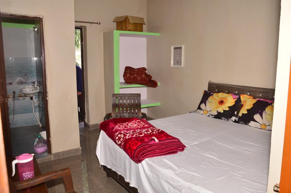 Toilet, Bed, Bedroom