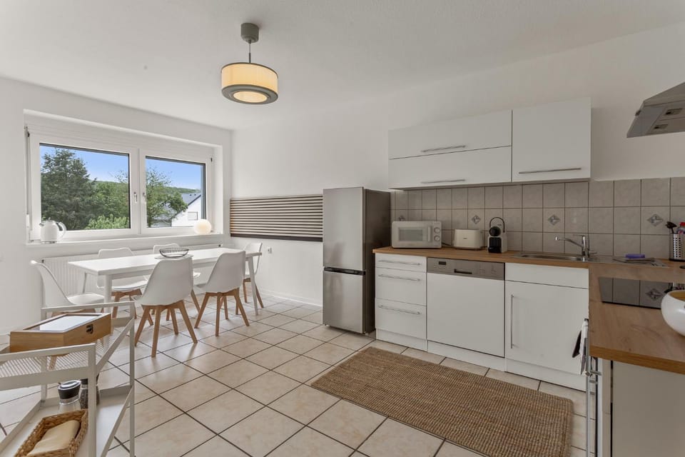 Kitchen or kitchenette, Dining area, dishwasher, minibar, pet friendly, stove, toaster