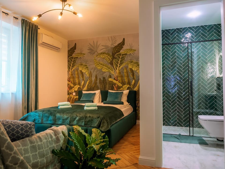 Bathroom, Bedroom