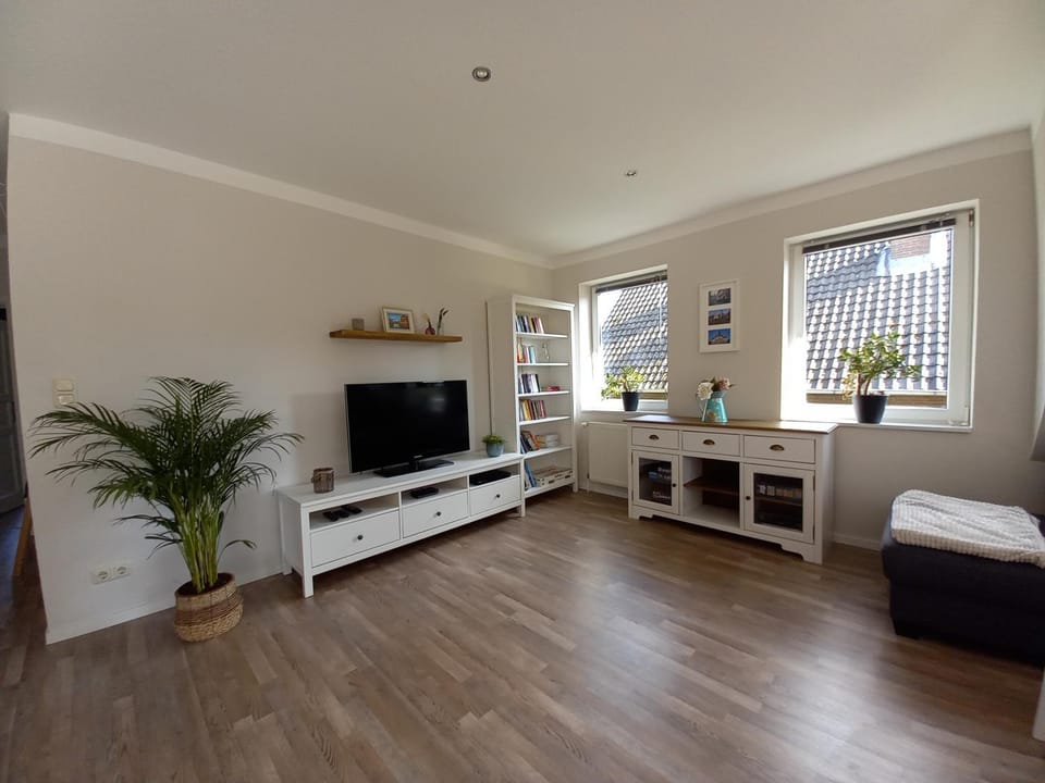 TV and multimedia, Photo of the whole room