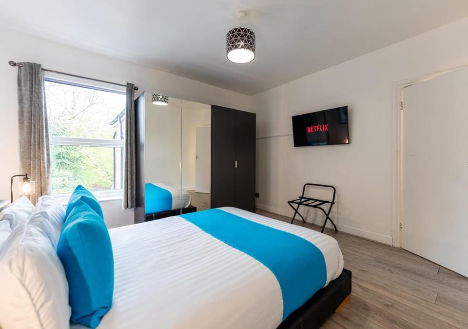 Bed, TV and multimedia