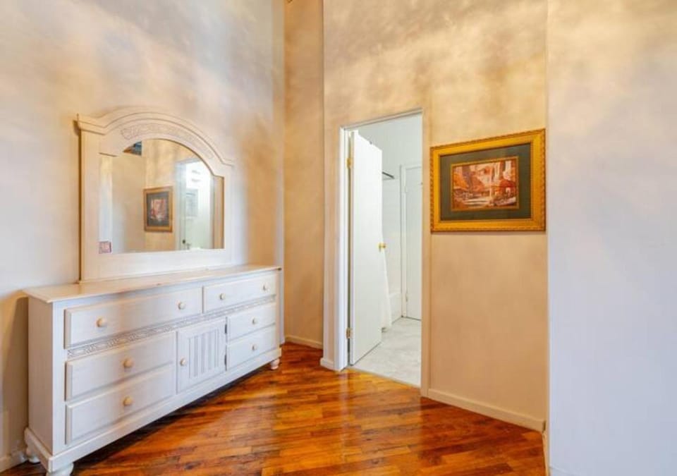 Bedroom, wardrobe