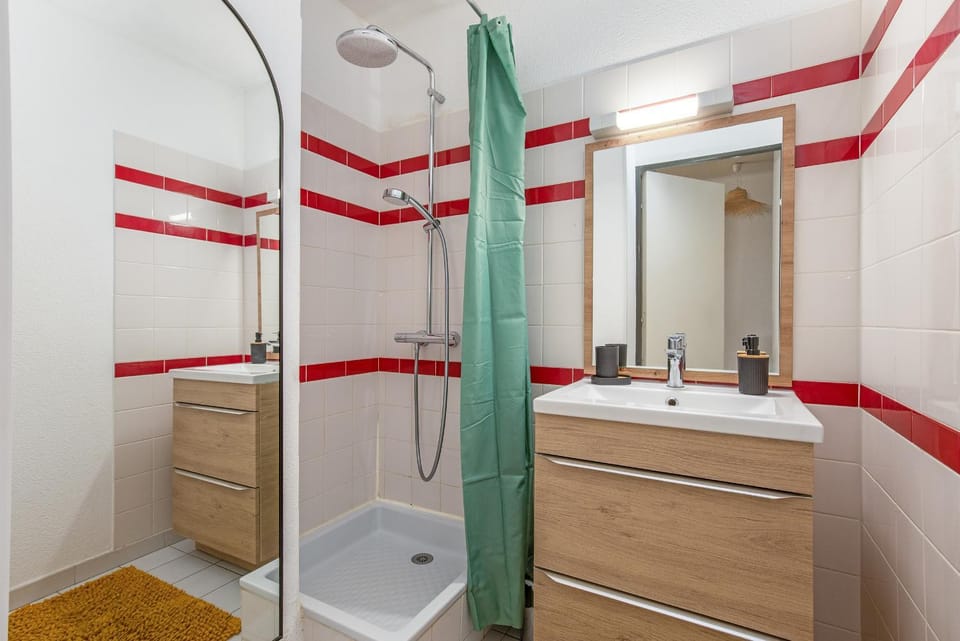Shower, Bathroom