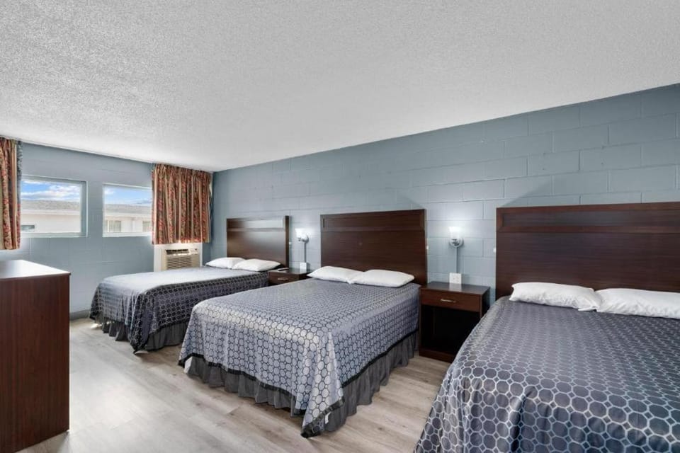 Holiday Lodge Hotel in Wenatchee