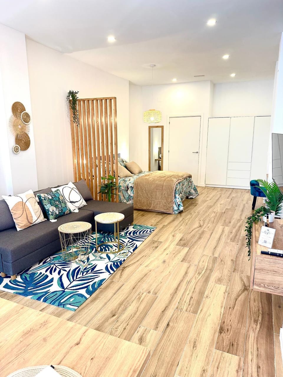 Communal lounge/ TV room