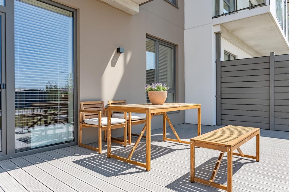 View (from property/room), Balcony/Terrace, Dining area