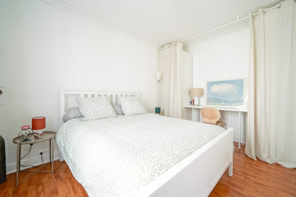 Bed, Photo of the whole room, Bedroom