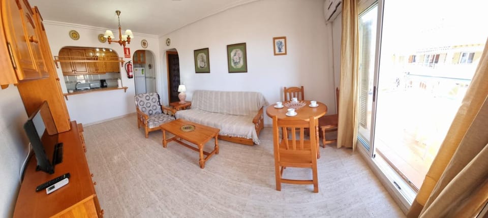 TV and multimedia, Balcony/Terrace, Living room, Seating area, Dining area