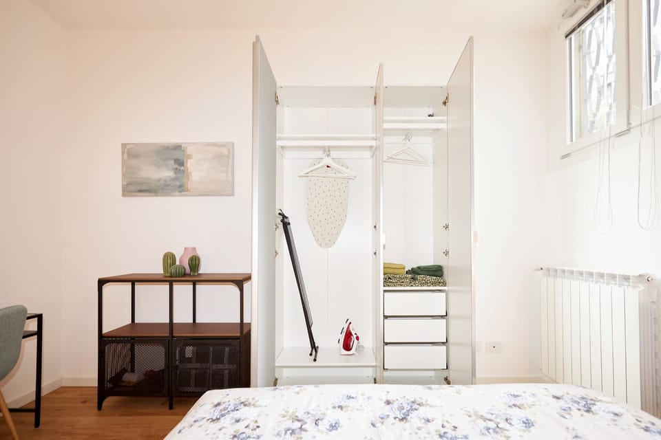 Bedroom, flat iron, wardrobe