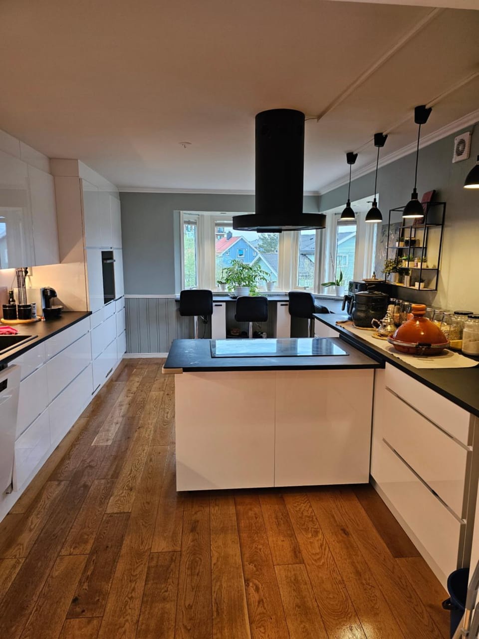 Kitchen or kitchenette, pet friendly, stove