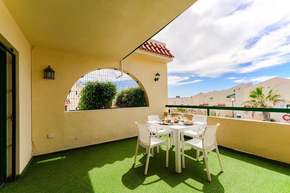 Patio, Day, View (from property/room), Balcony/Terrace, Dining area