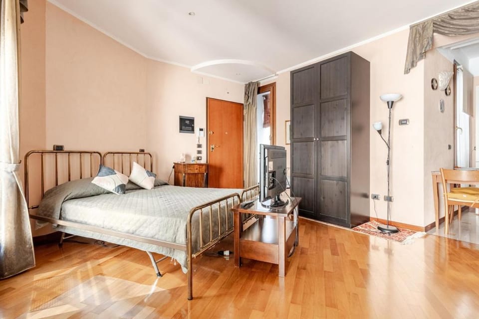 Bed, Photo of the whole room, Bedroom, wardrobe