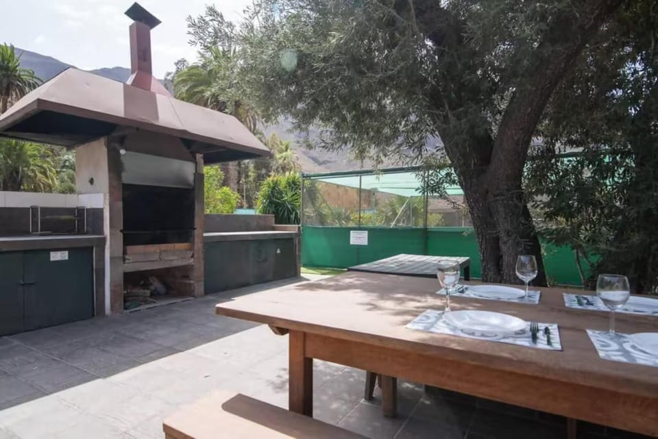 BBQ facilities, Garden, Dining area