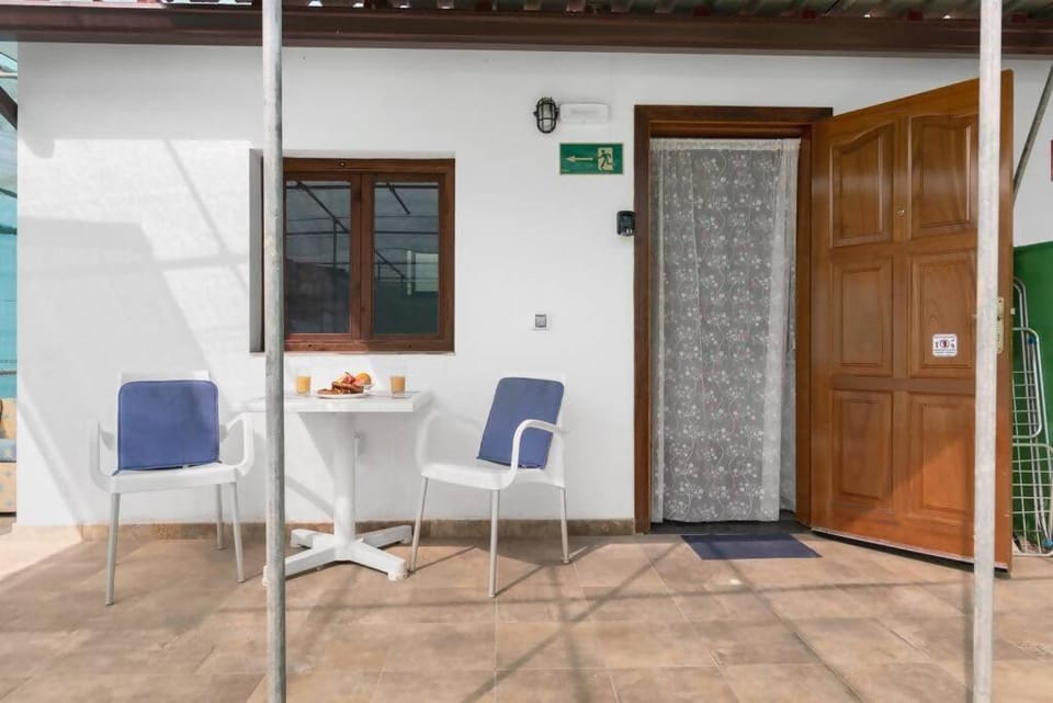 Patio, Dining area
