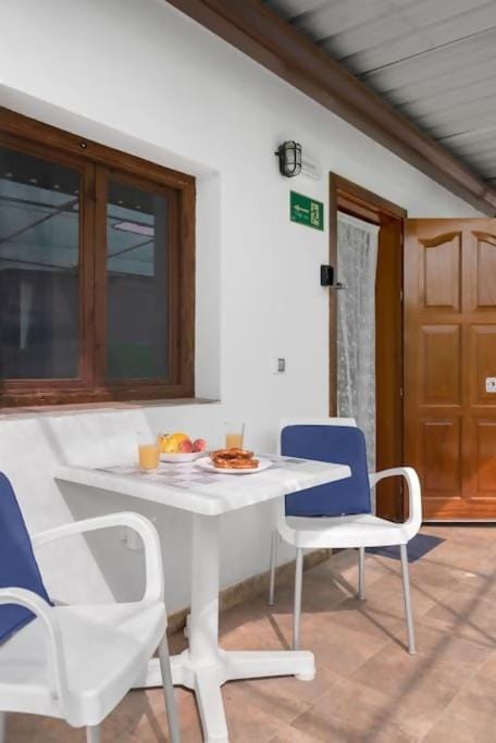 Patio, Dining area