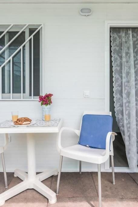 Tiny House in the Country Apartment in Comarca Sur