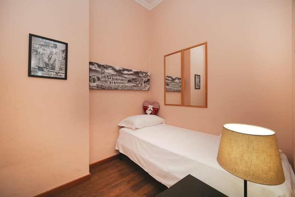 Pettinari by BuddyRent Apartment in Rome