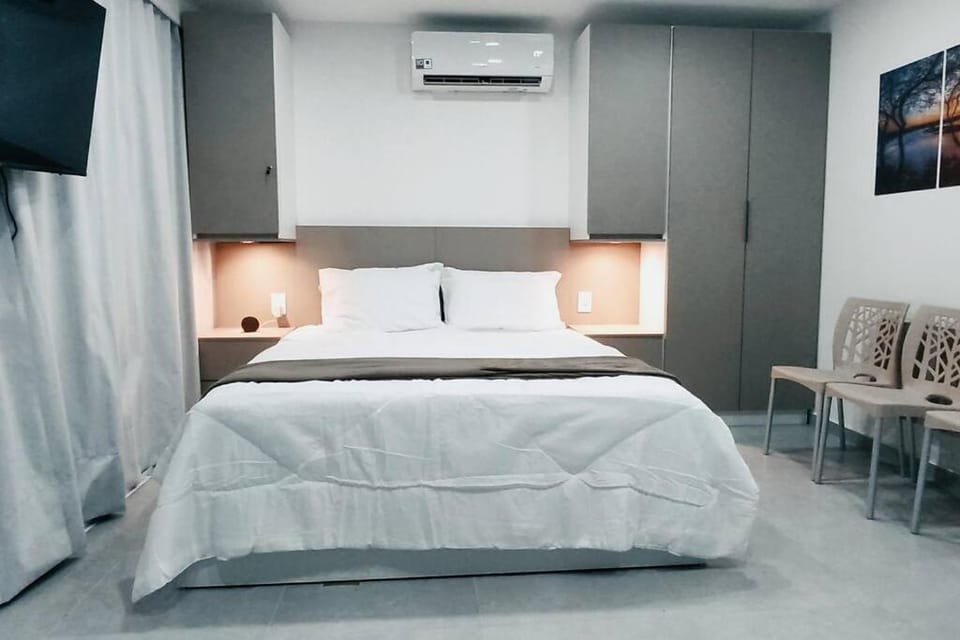 Bed, TV and multimedia, Photo of the whole room, Bedroom, air conditioner