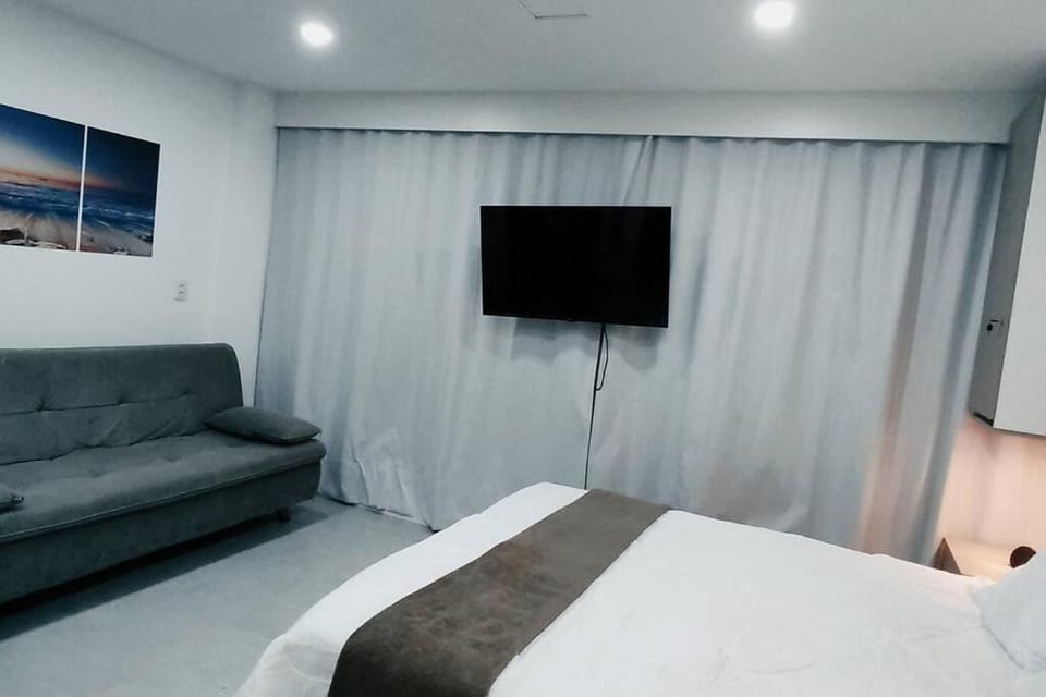 Communal lounge/ TV room, TV and multimedia, Evening entertainment