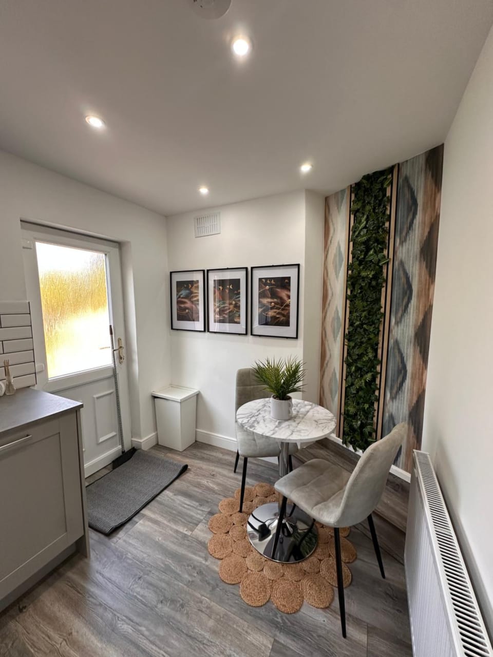 Newly Renovated Private Self Contained Room in Selly Oak Birmingham with own Kitchenette and shared bathroom between two rooms R3 Bed and Breakfast in Birmingham