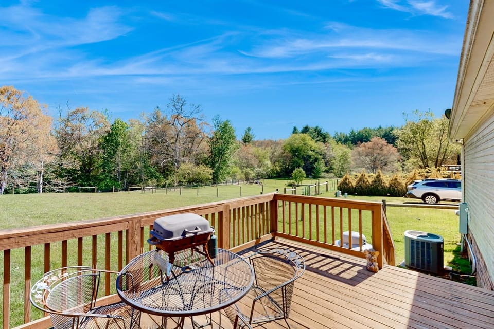 All-Season Base! 'Little River Retreat' in Boone House in North Carolina