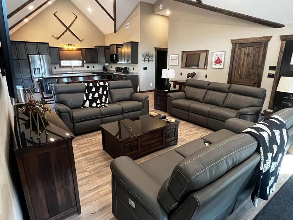 Whispering Pines Cabin Cabin in Valemount