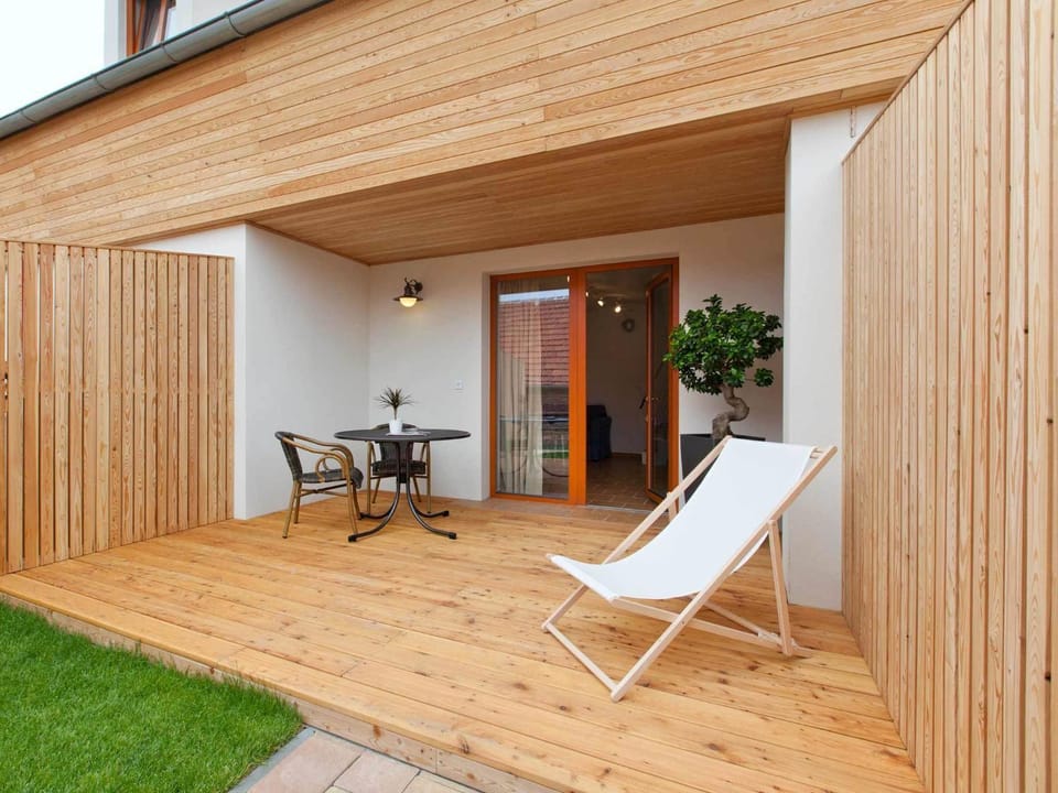 Facade/entrance, Balcony/Terrace
