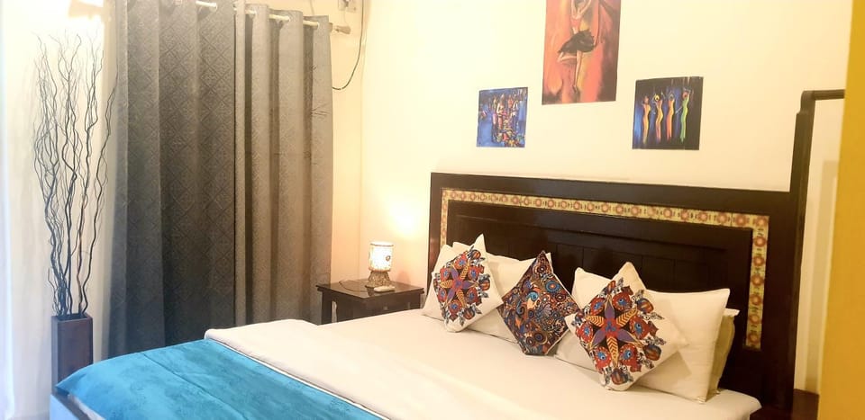 CALANGUTE BEACH VILLA # 3BHk # POOL # KITCHEN # 300MTS TO BEACH by GR Stays Villa in Calangute