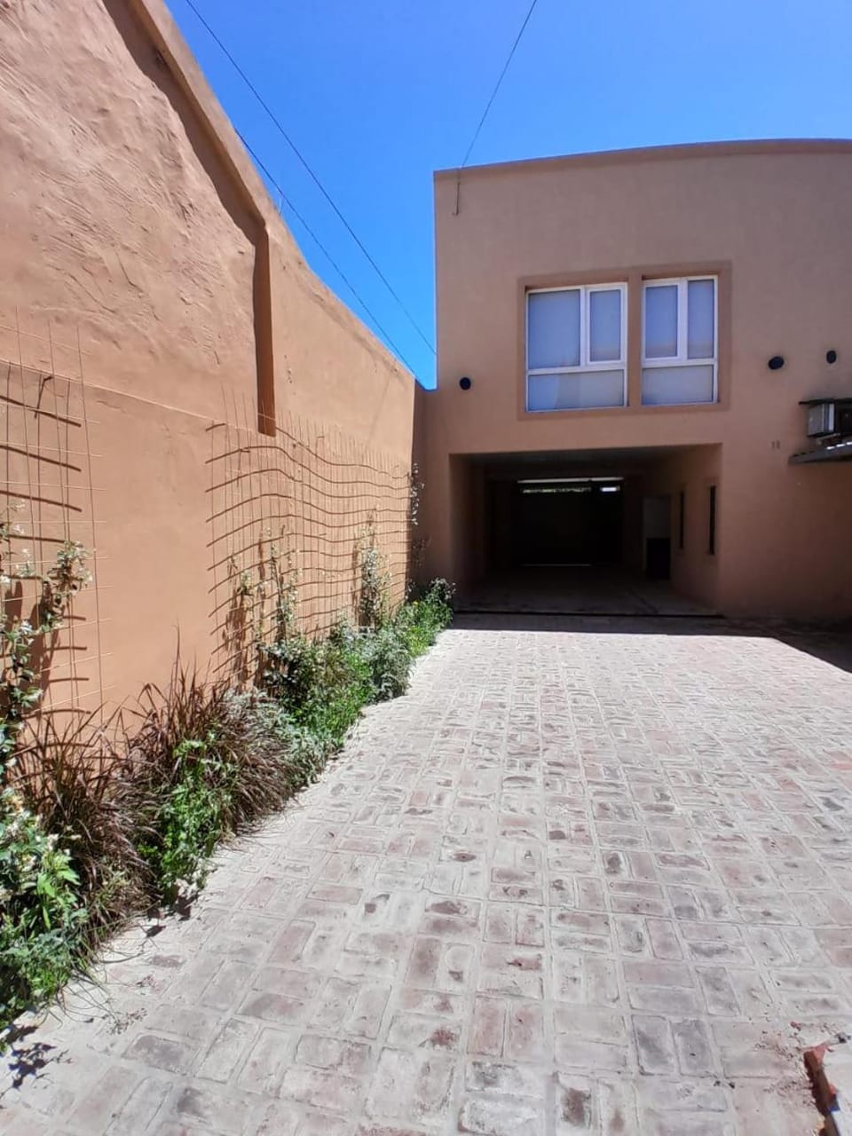 Facade/entrance