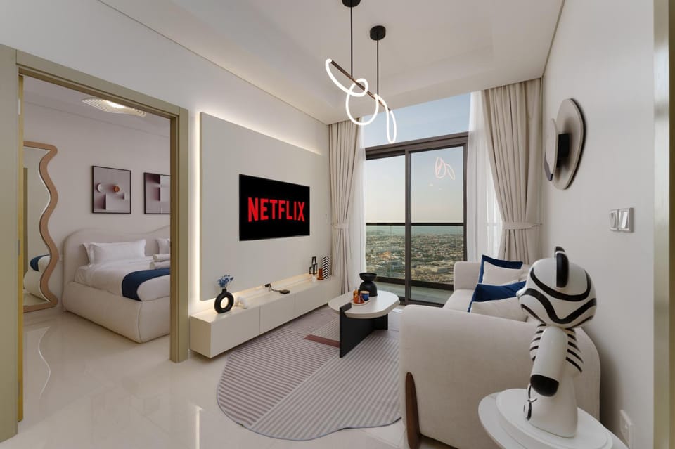 Communal lounge/ TV room, TV and multimedia, Living room, Seating area, Evening entertainment