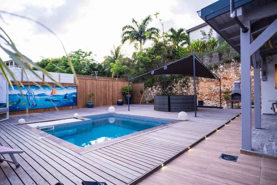 Pool view, Swimming pool, sunbed