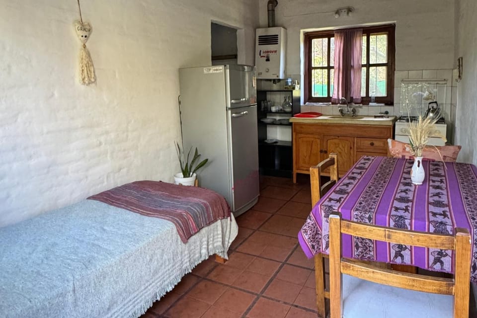 Bed, Kitchen or kitchenette, Dining area, Bedroom, oven