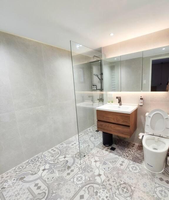 Kiddie Hostel Unit 30B-kids and pets friendly in Subic bay freeport zone House in Subic