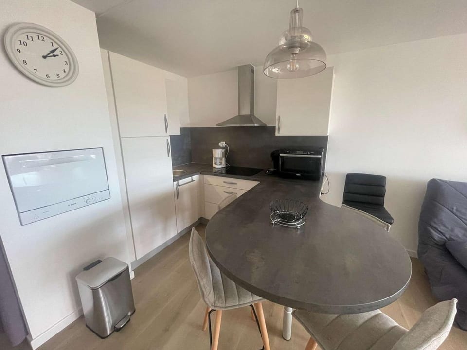 Appartement T2 Cabine à La Grande-Motte, Proche Plage et Commerces, Parking Privé - FR-1-328-224 Cabin in La Grande-Motte