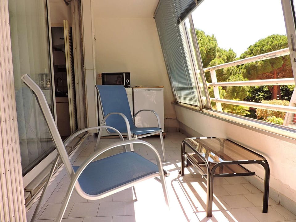 Bel appartement 2 pièces avec loggia vitrée, au calme, proche plage et commerces, parking inclus - FR-1-328-237 Apartment in La Grande-Motte