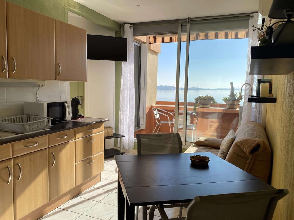 Appartement T2 lumineux avec terrasse et climatisation - FR-1-553-253 Apartment in Balaruc-les-Bains