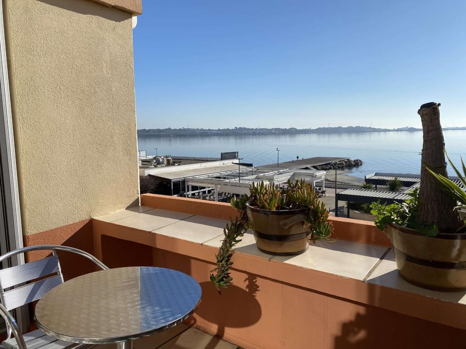 Appartement T2 lumineux avec terrasse et climatisation - FR-1-553-253 Apartment in Balaruc-les-Bains