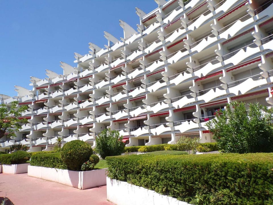 Studio avec Piscine, Proche Plage et Commerces - Terrasse et Parking - FR-1-328-244 Apartment in La Grande-Motte