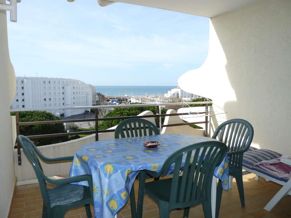 Appartement près de la plage avec piscine et parking - FR-1-328-249 Apartment in La Grande-Motte