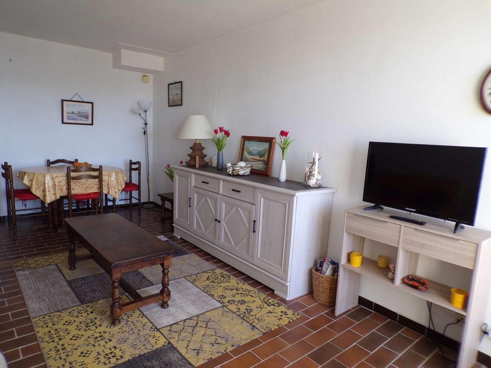 Appartement près de la plage avec piscine et parking - FR-1-328-249 Apartment in La Grande-Motte