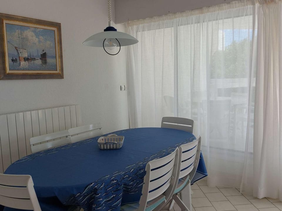 Bel appart 3 pièces avec grande terrasse, proche plage, parking et WIFI - FR-1-328-261 Apartment in La Grande-Motte