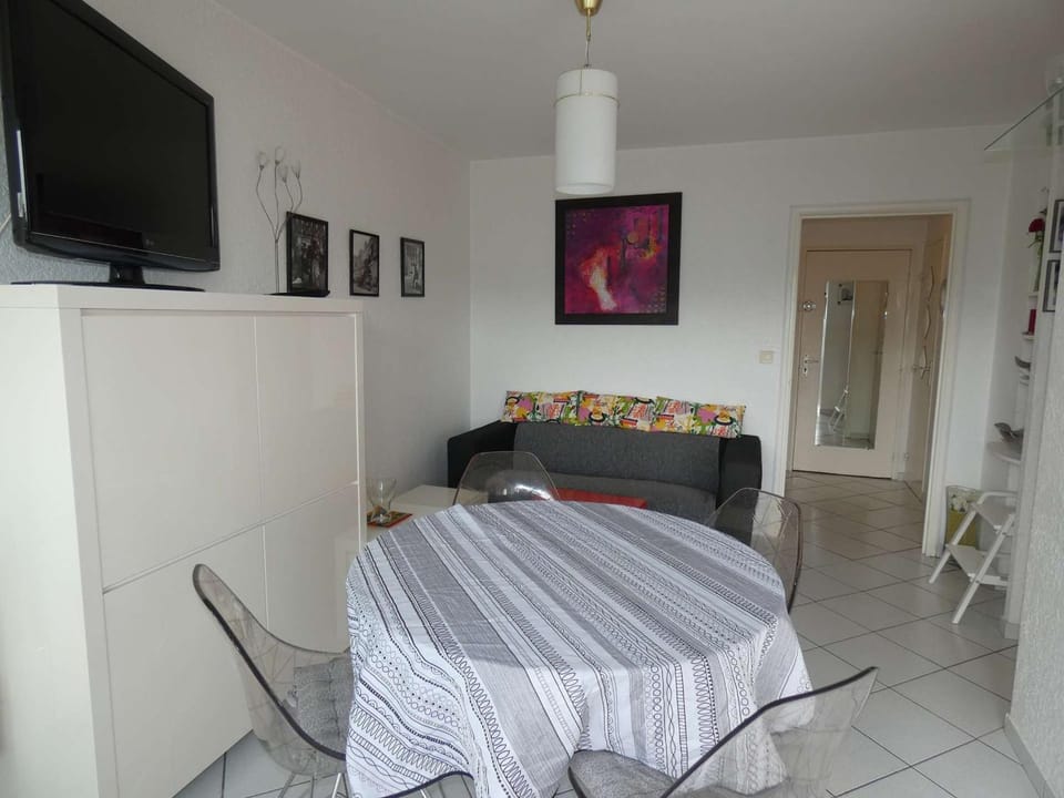 Appartement 2 pièces avec piscine, parking privé, proche commerces et plage, exposé sud - FR-1-328-264 Apartment in La Grande-Motte