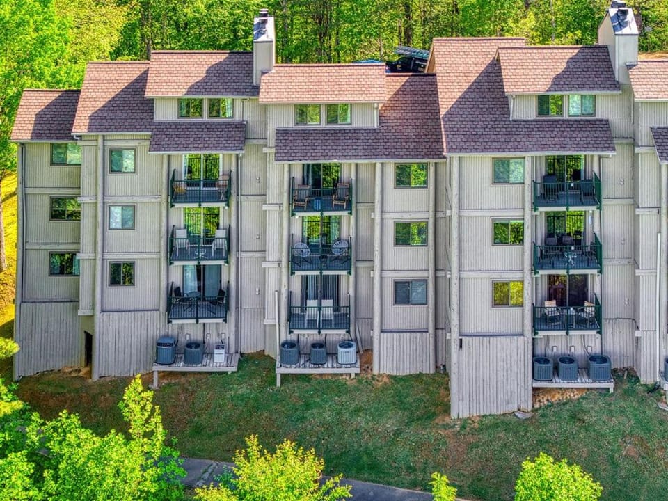 Mountain Escape, Resort Pool, 560 FREE tickets each paid day, Mountain Views! House in Pittman Center