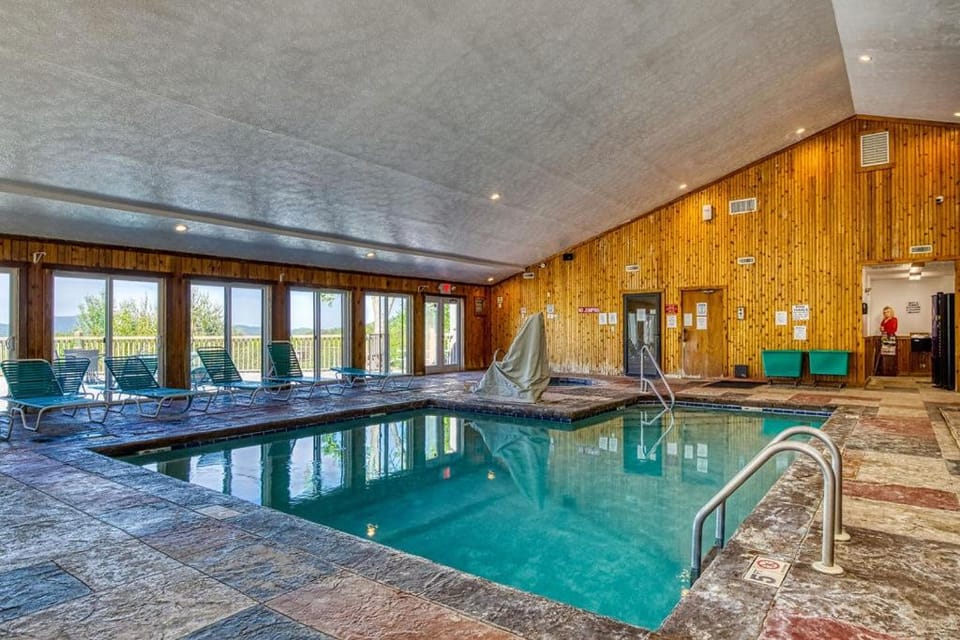 Mountain Escape, Resort Pool, 560 FREE tickets each paid day, Mountain Views! House in Pittman Center