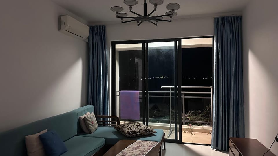 Living room, Seating area, air conditioner