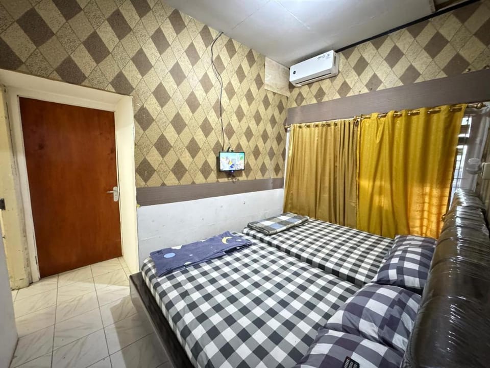 Bed, Bedroom, air conditioner