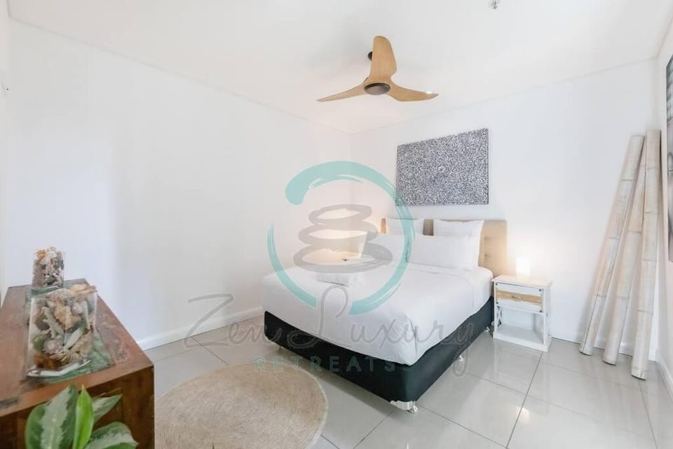 Coastal Oasis Panoramic Ocean View Apartment in Darwin